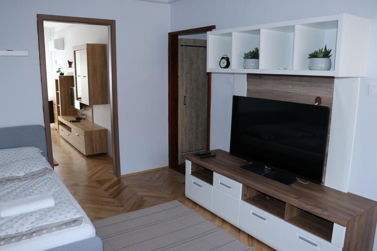 Ferienwohnung Petofi Apartman Szegedin Exterior foto